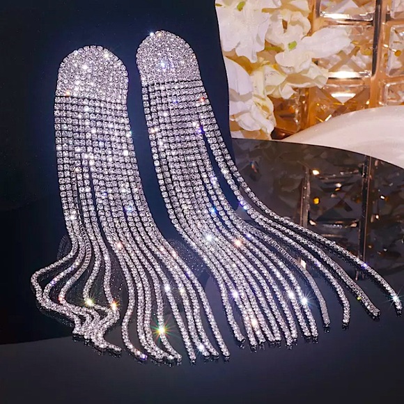 🔵𝟲𝟱%𝗢𝗙𝗙 𝗯𝘂𝗻𝗱𝗹𝗲𝘀 𝟯+🔵 NEW 925 Long Rhinestone Statement Earrings - Picture 3 of 8